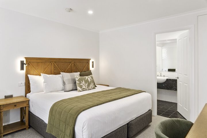 Room 4 of 38
