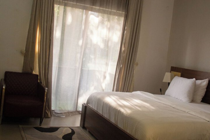 Room 5 of 26