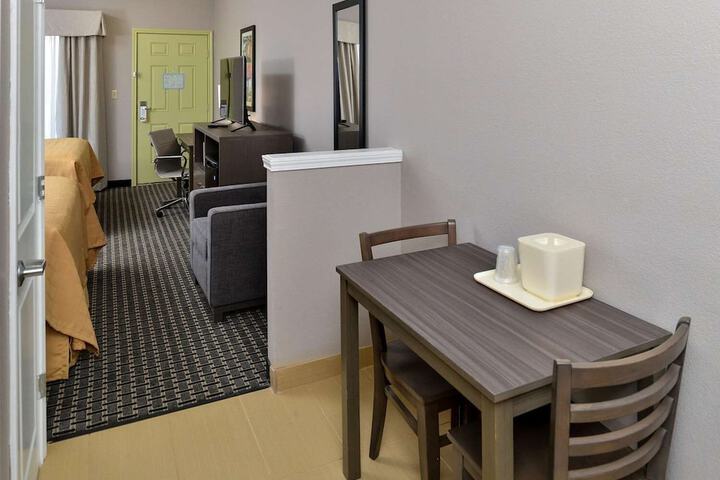 Room 27 of 42