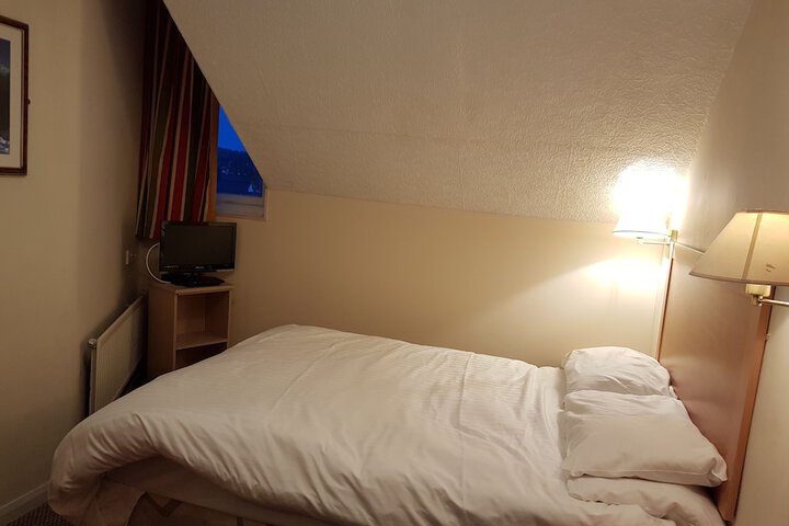 Room 4 of 17