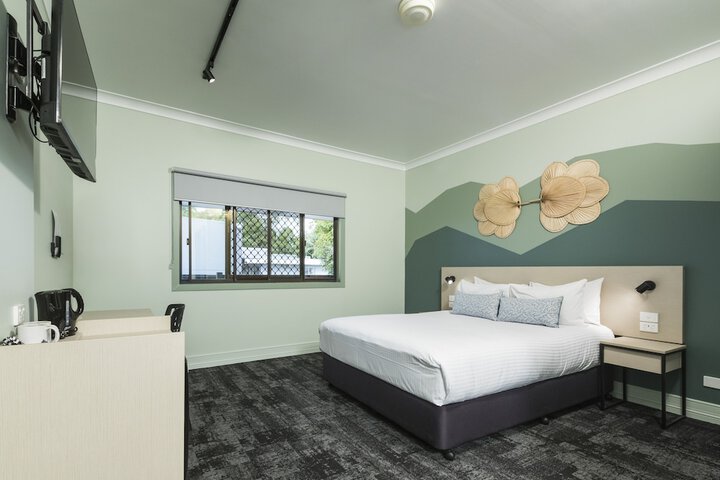 Room 10 of 43
