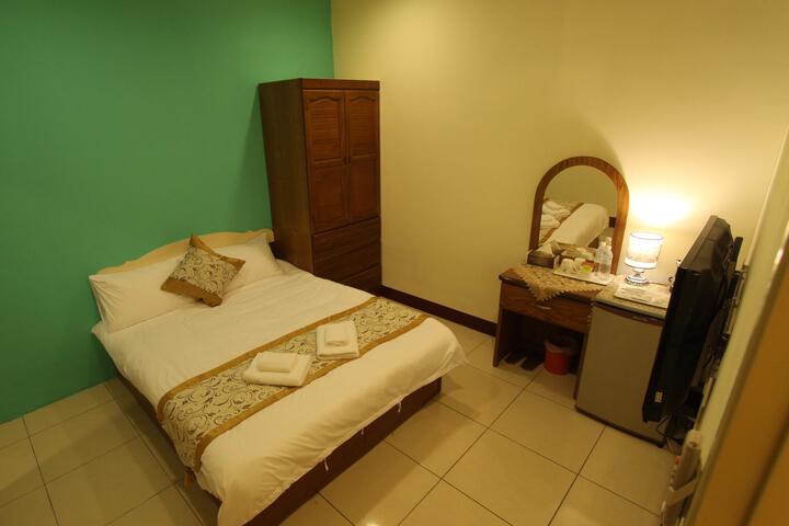 Suite 4 of 6