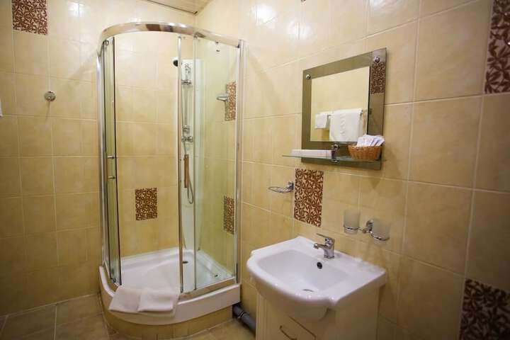 Room 10 of 26