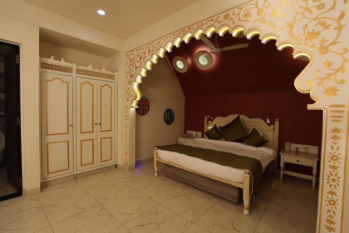 Room 12 of 81