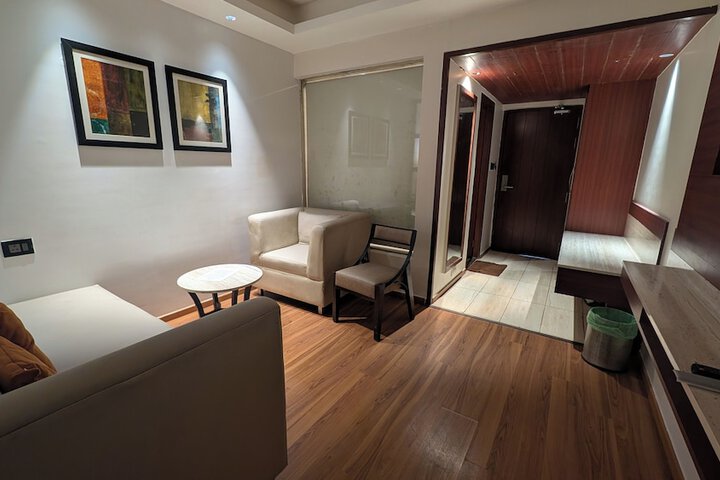 Room 12 of 15