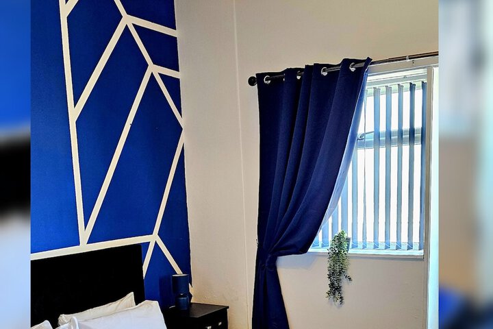 Room 12 of 80