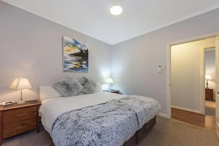 Room 2 of 16