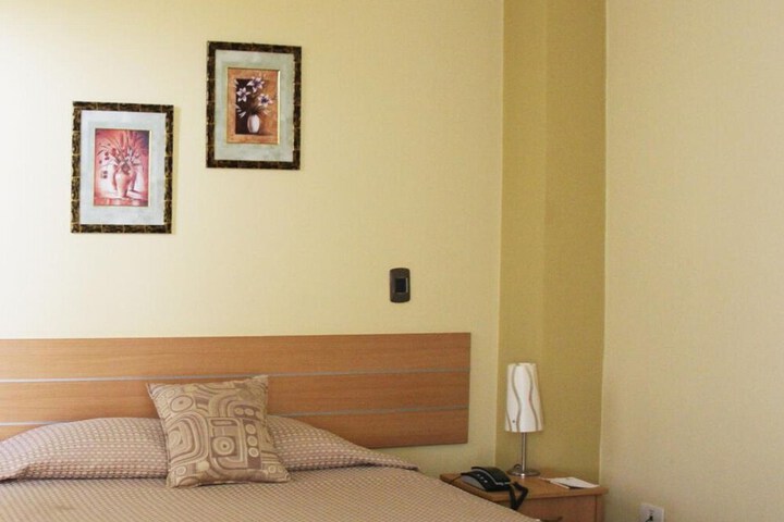 Room 33 of 53