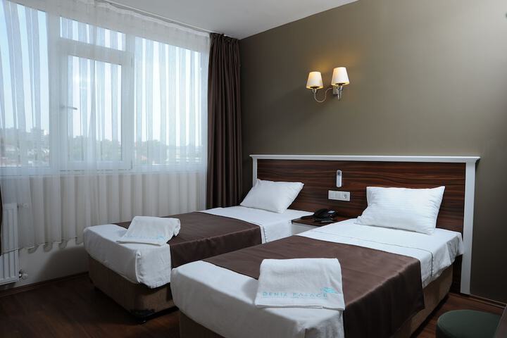 Room 8 of 21