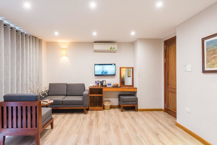 Room 13 of 65
