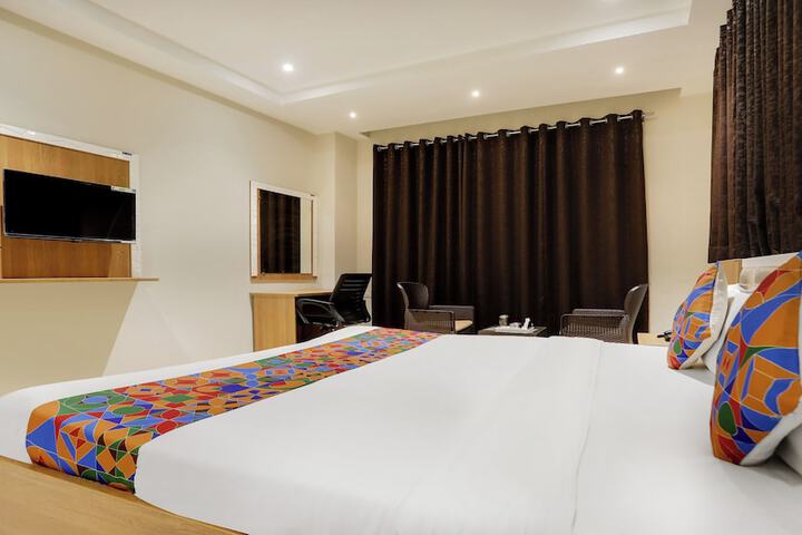 Room 27 of 35