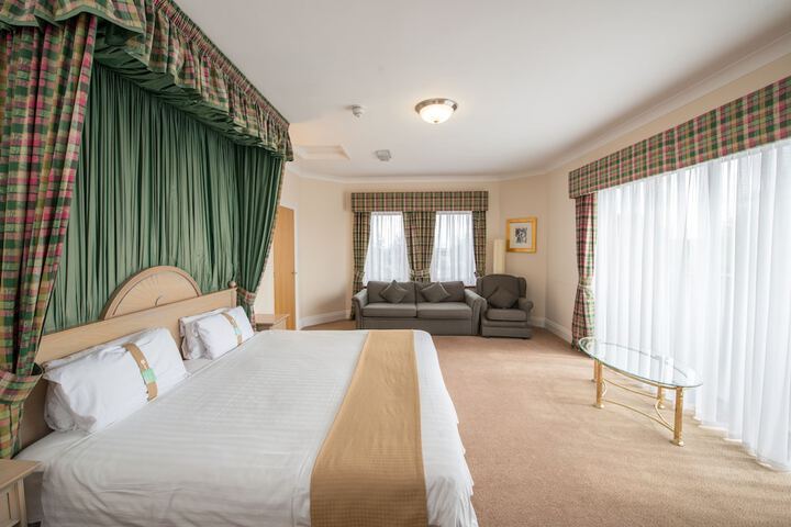 Room 8 of 92
