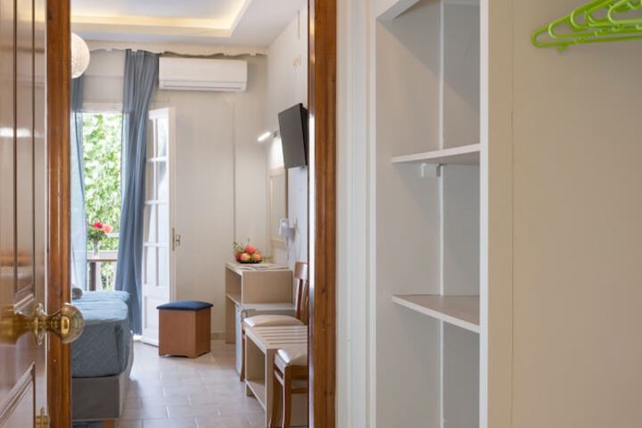 Room 21 of 70