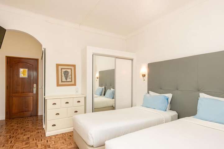 Room 5 of 60