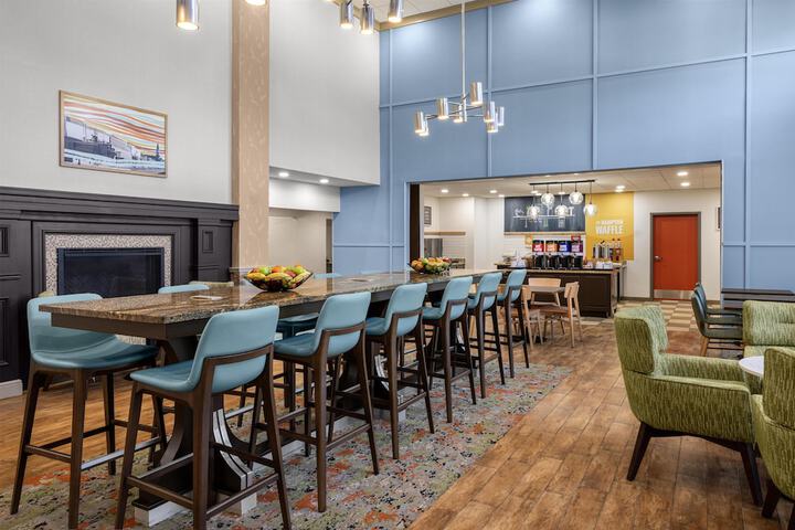 Breakfast/Coffee Service 32 of 40