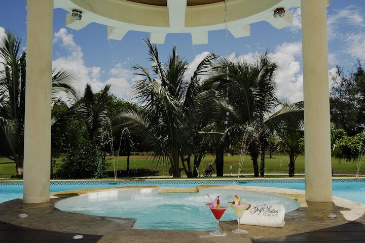 Pools & Facilities