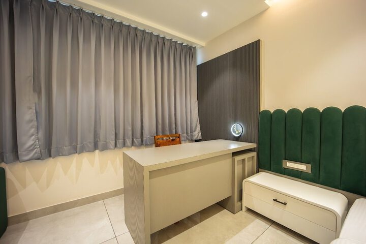Room 17 of 36
