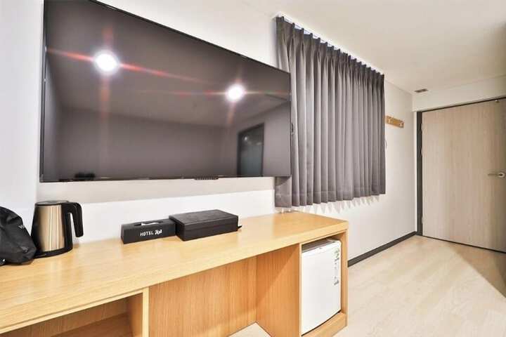 Room 15 of 72