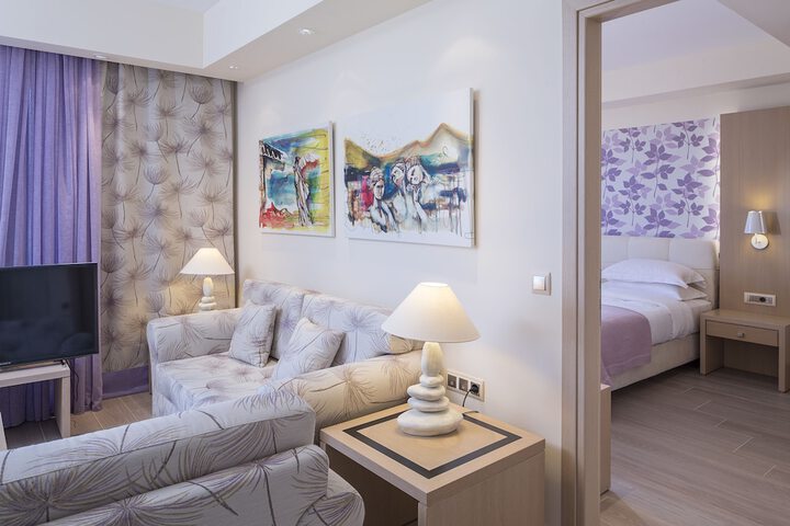 Room 12 of 49