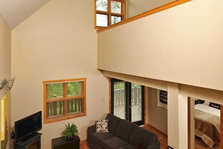 Room 5 of 16