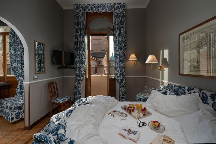 Room 7 of 75