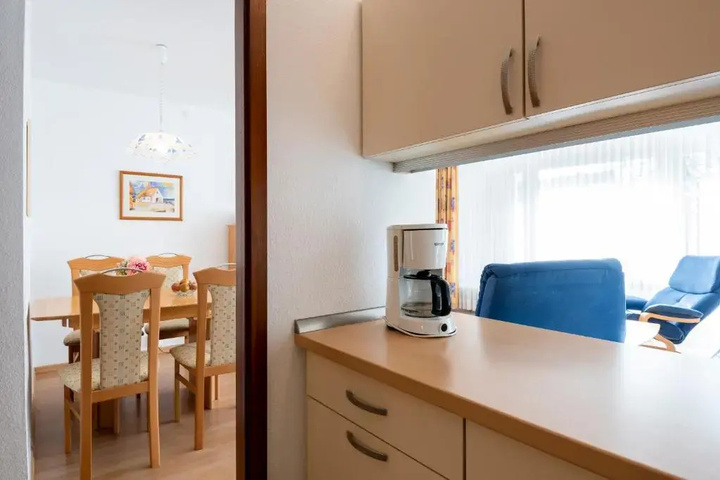 Room 4 of 18