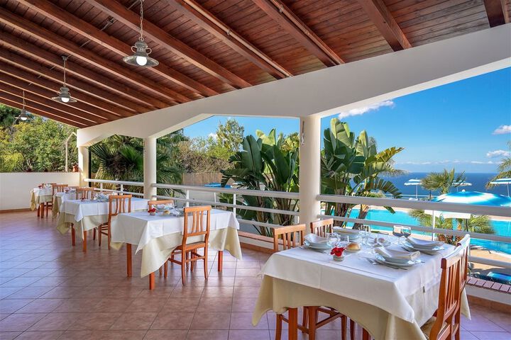 Dining Photos