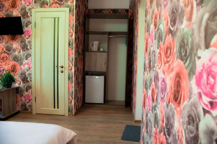 Room 5 of 32