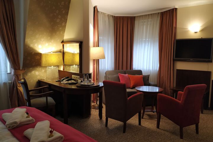 Room 13 of 70