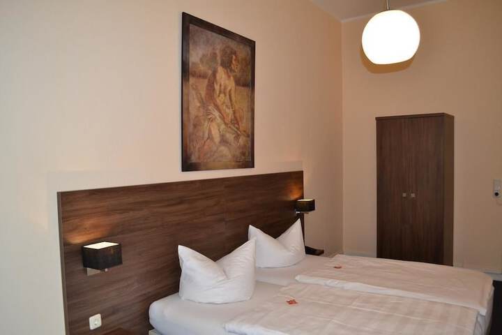 Room 4 of 21
