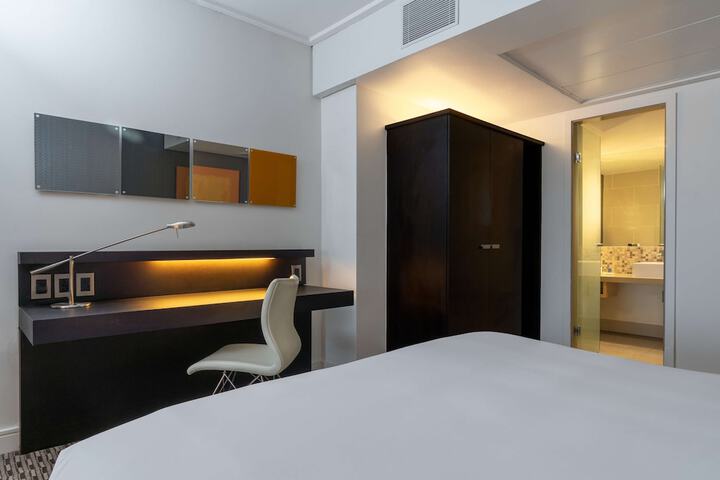 Room 13 of 148