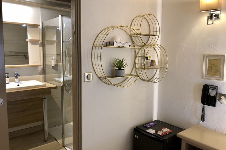 Room 21 of 41