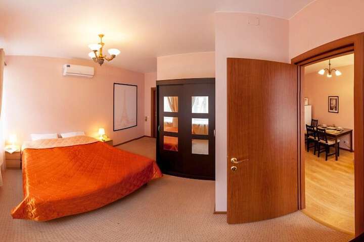 Room 19 of 46
