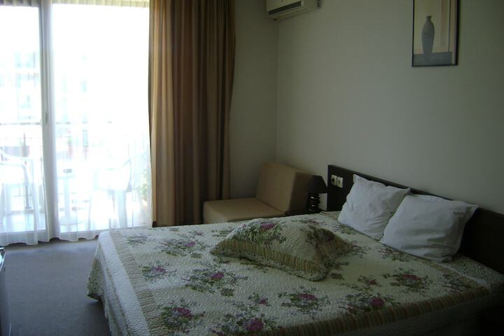 Room 7 of 48