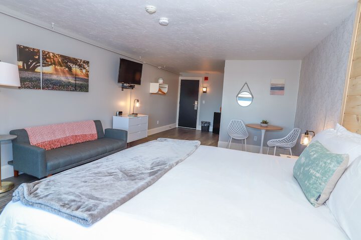 Room 13 of 140
