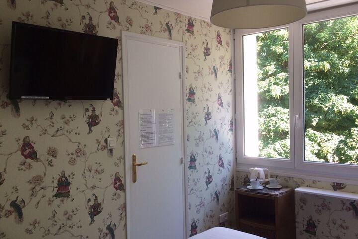 Room 19 of 34