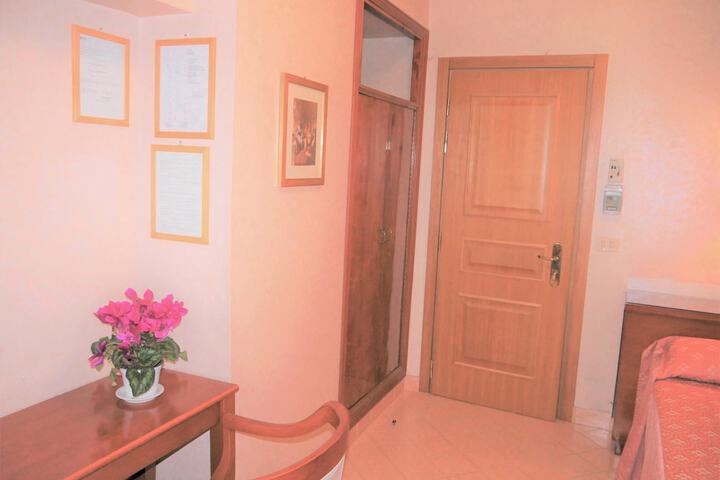 Room 72 of 201