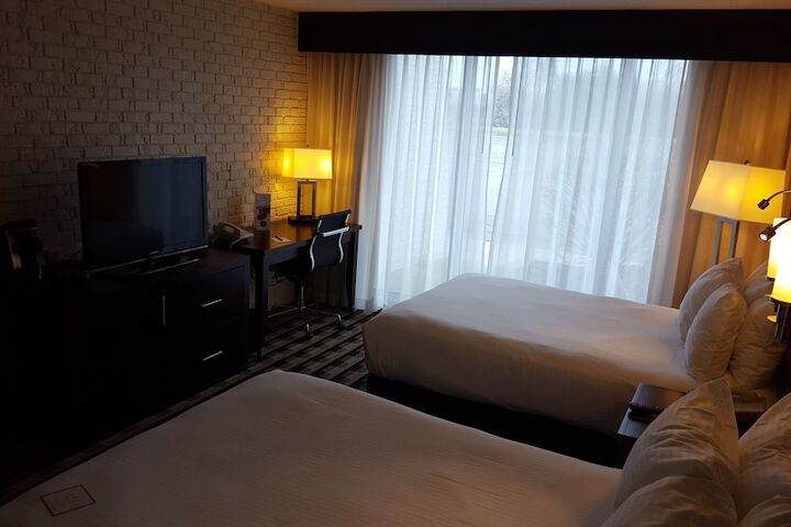 Double Classic King Bed (4 of 5)