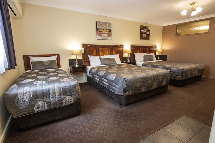 Room 4 of 58