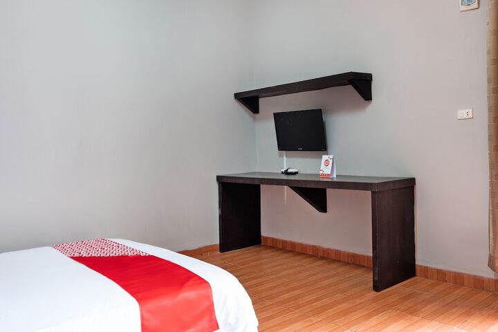 Room 12 of 19