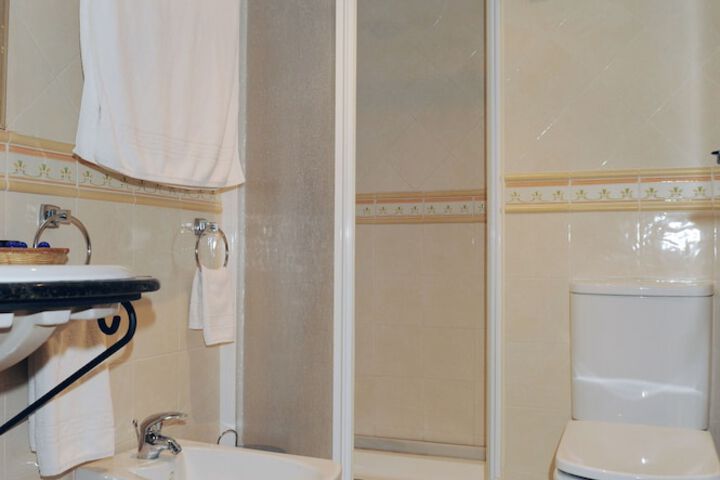 Room 40 of 64