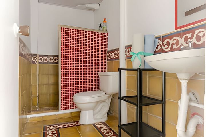 Room 3 of 32