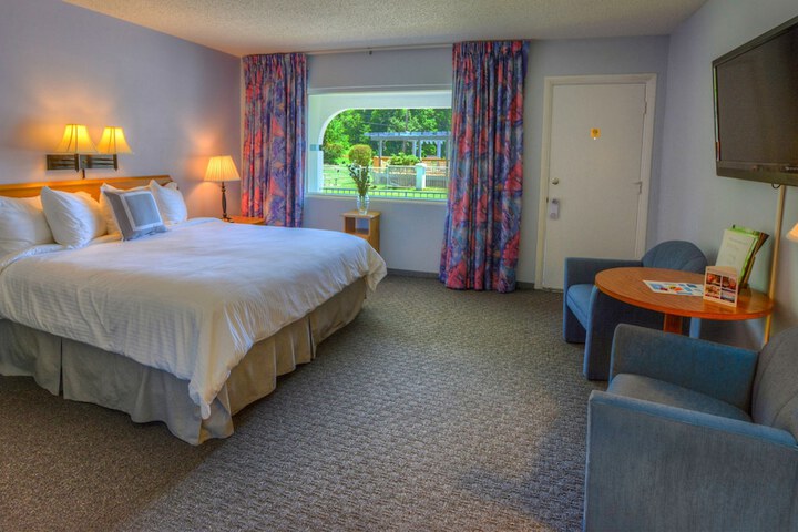 Room 4 of 30