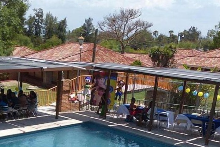 Pool Hotel