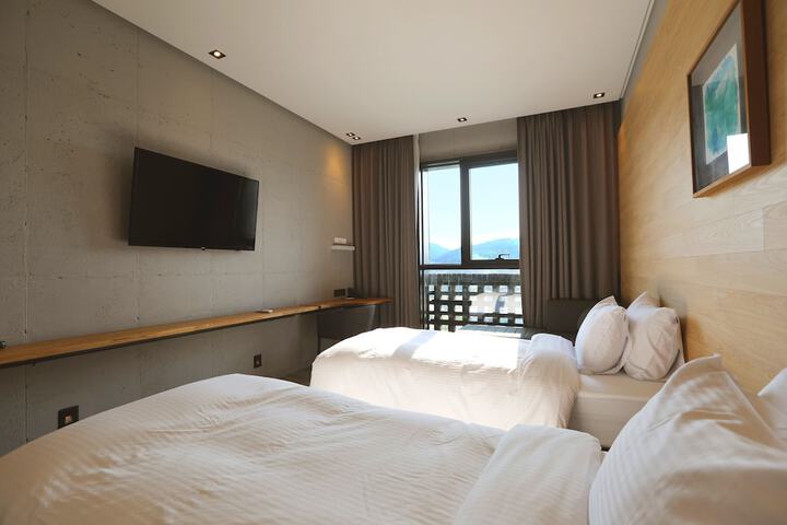Room 17 of 43