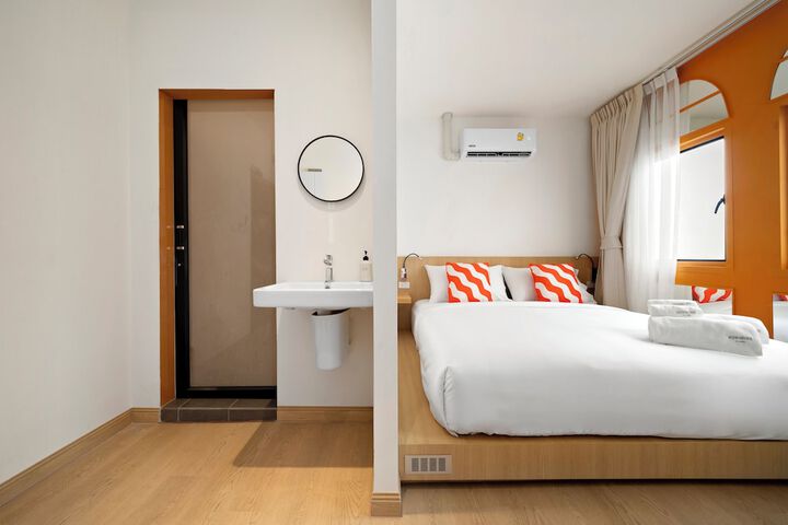 Room 22 of 65