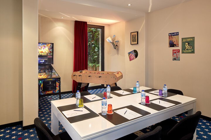 Meeting facility
