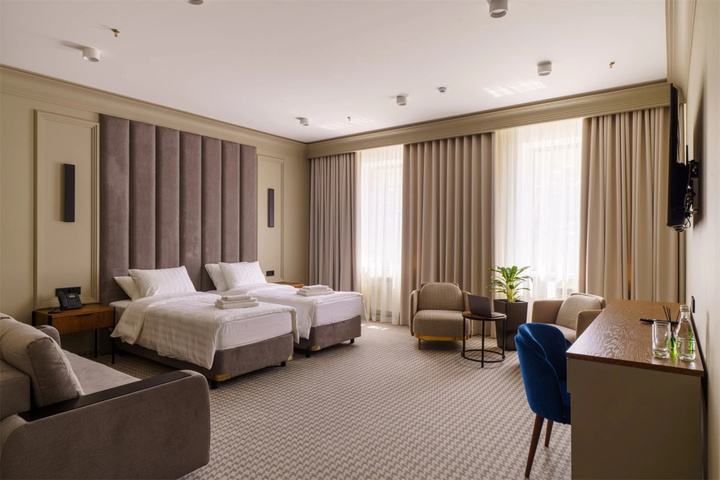 Room 2 of 16