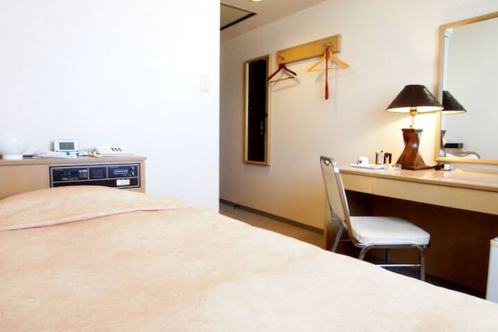 Room 7 of 35