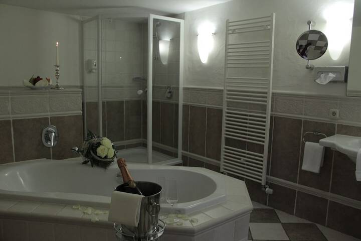 Room 54 of 86